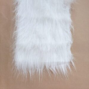 pelo bianco sintetico ideale per creare barba e capelli in pupazzi quali gnomi, Babbo Natale ecc. Lo scampolo misura cm 25 x 35 ed è ritagliabile.