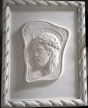 Bassorilievo in gesso raffigurante Gesù. Essendo un oggetto estremamente fragile NON VIENE SPEDITO ma venduto esclusivamente in negozio.
