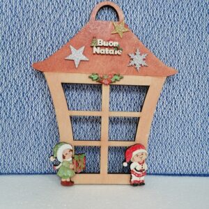 Sagoma Natalizia da appendere a forma di lanterna, con bimbi e scritta Buon Natale. Pezzo unico realizzato a mano