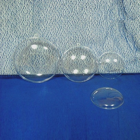 Medaglioni in plexiglass Medaglioni in plexiglass, disponibili in tre misure