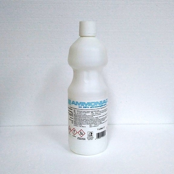 Ammoniaca pura; addizionata all'acqua ossigenata 130 Vol. è ideale per pulire e sbiancare il legno.