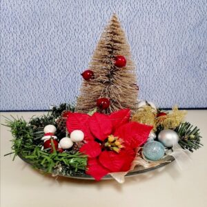 Centro tavola di Natale, realizzato a mano sopra ad un piatto di vetro trasparente, diametro 25 cm