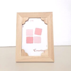Cornice porta foto in legno grezzo decorabile con qualsiasi tecnica e colore. Disponibile in due misure: cm 10x15 e cm 13x18